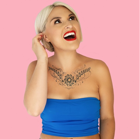 Meet your Posher, Jenn - Picture 5 of 5